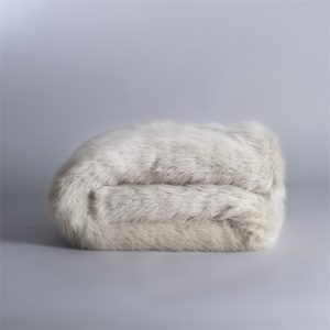 Miles Travel Blanket Arctic Faux Fur S